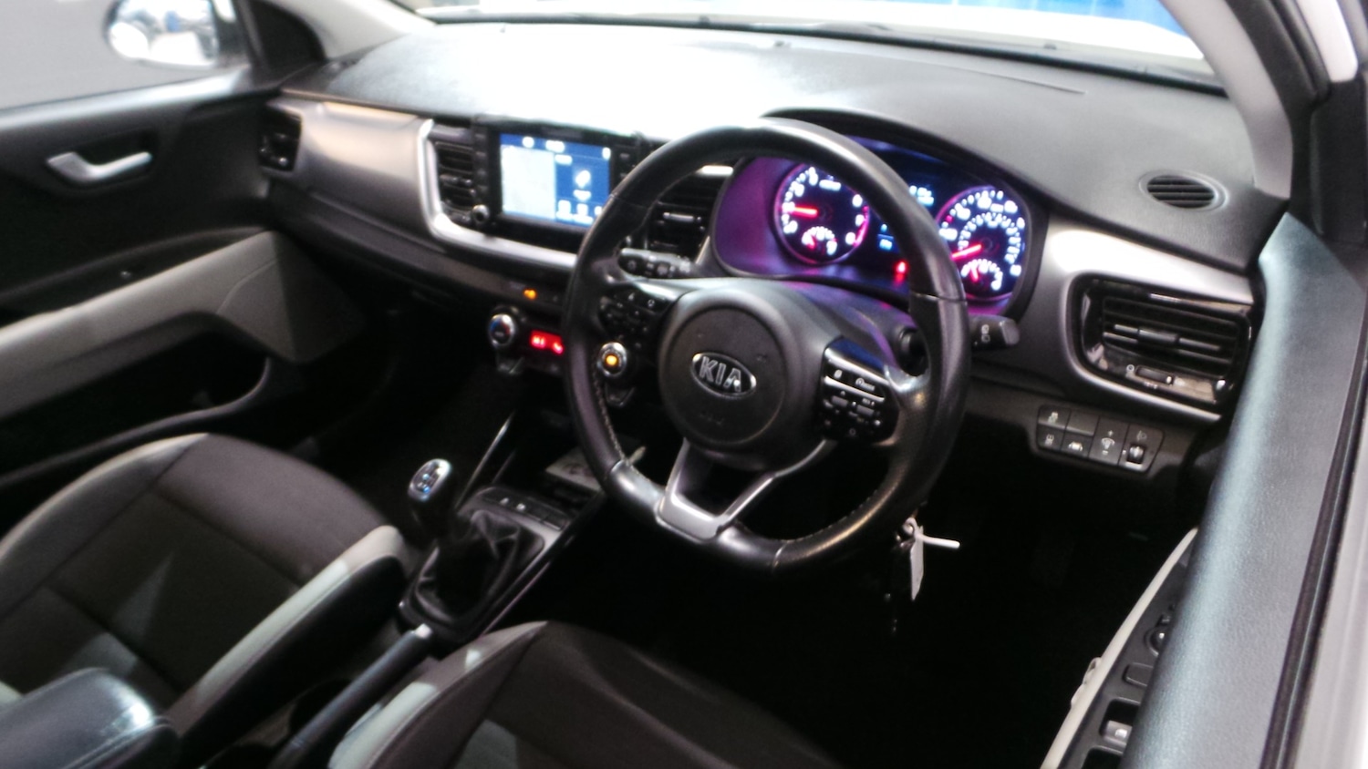 Used Kia Stonic 2019 for sale - 77460847: Photo 4