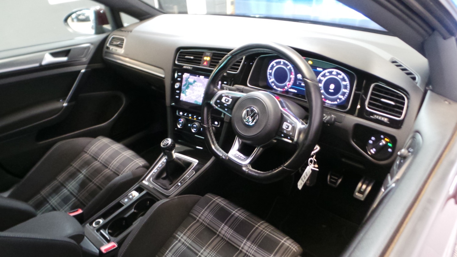 Used Volkswagen Golf 2017 for sale - 77917607: Photo 25