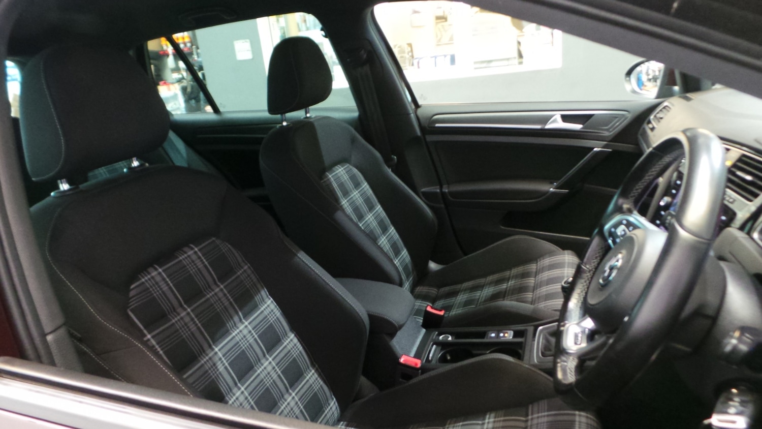 Used Volkswagen Golf 2017 for sale - 77917607: Photo 28