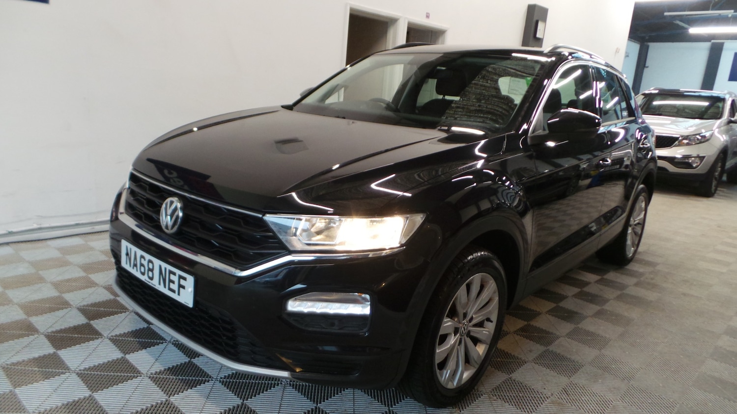 Used Volkswagen T-Roc 2018 for sale - 76918209: Photo 19