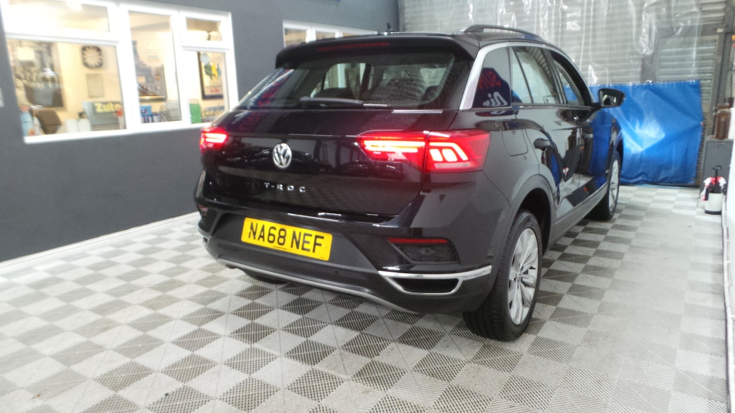 Used Volkswagen T-Roc 2018 for sale - 76918209: Photo 30