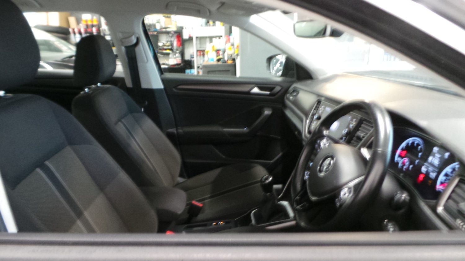 Used Volkswagen T-Roc 2018 for sale - 76918209: Photo 33