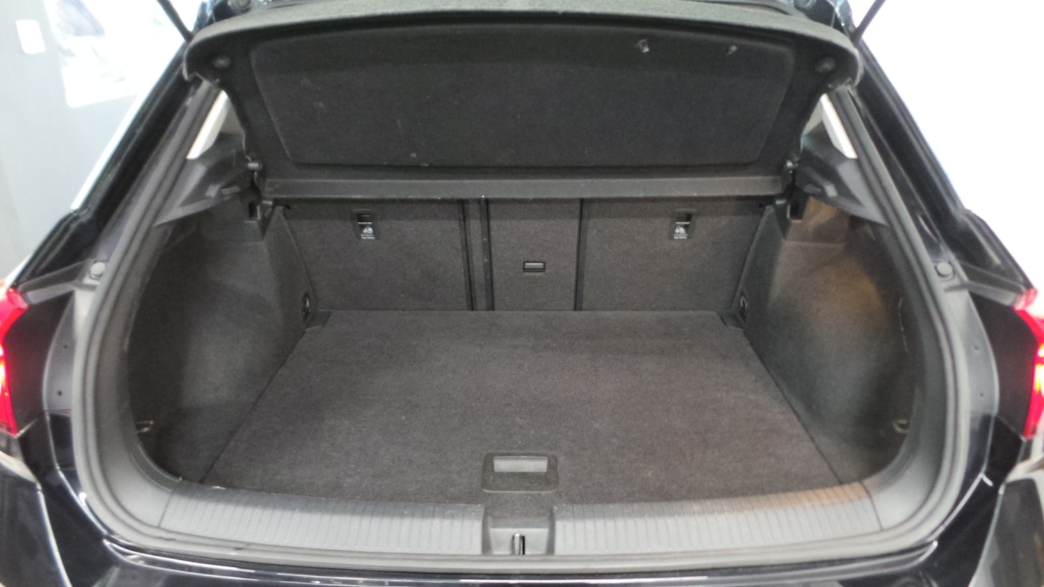 Used Volkswagen T-Roc 2018 for sale - 76918209: Photo 7