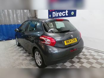 Used Peugeot 208 2014 for sale - 76412212: Photo