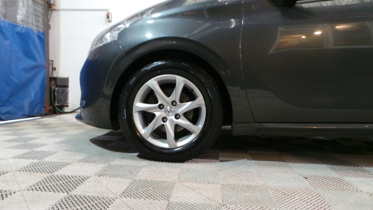 Used Peugeot 208 2014 for sale - 76412212: Photo 5