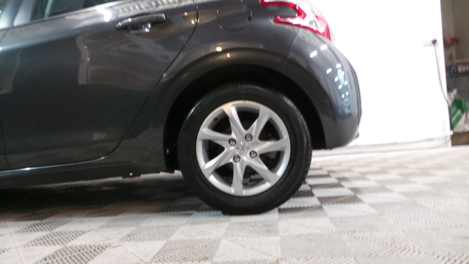 Used Peugeot 208 2014 for sale - 76412212: Photo 6