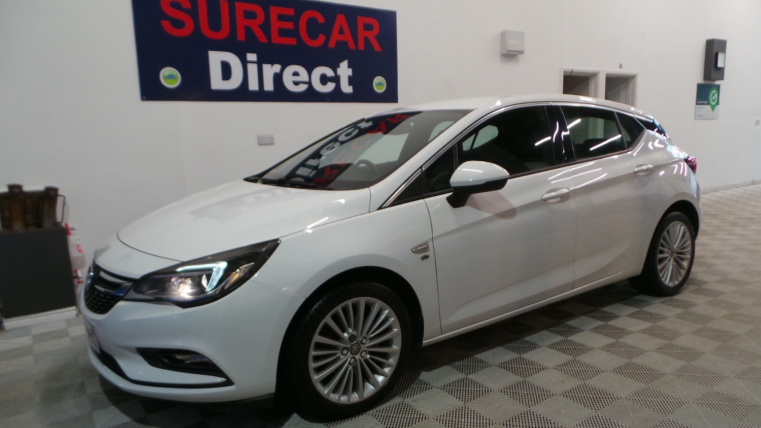 Used Vauxhall Astra 2017 for sale - 76329752: Photo 1