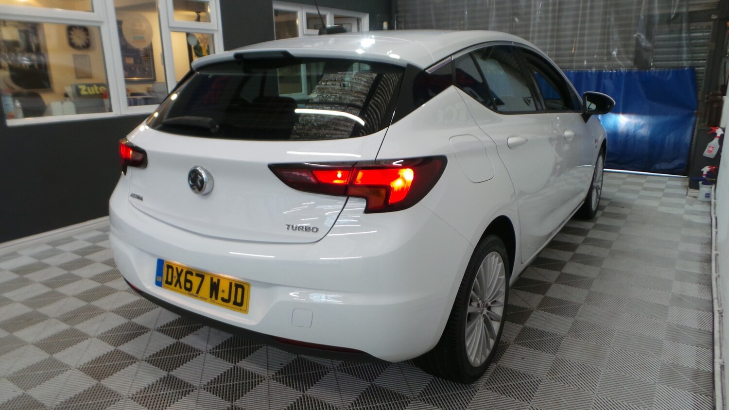 Used Vauxhall Astra 2017 for sale - 76329752: Photo 13