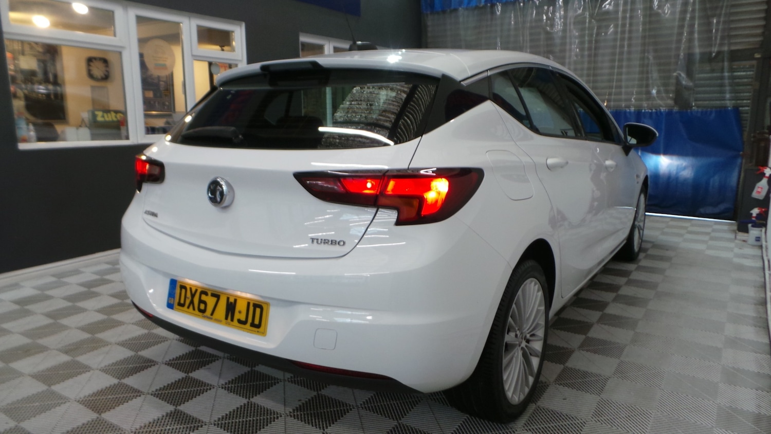 Used Vauxhall Astra 2017 for sale - 76329752: Photo 16