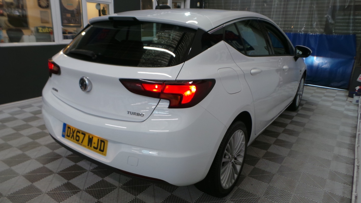 Used Vauxhall Astra 2017 for sale - 76329752: Photo 4