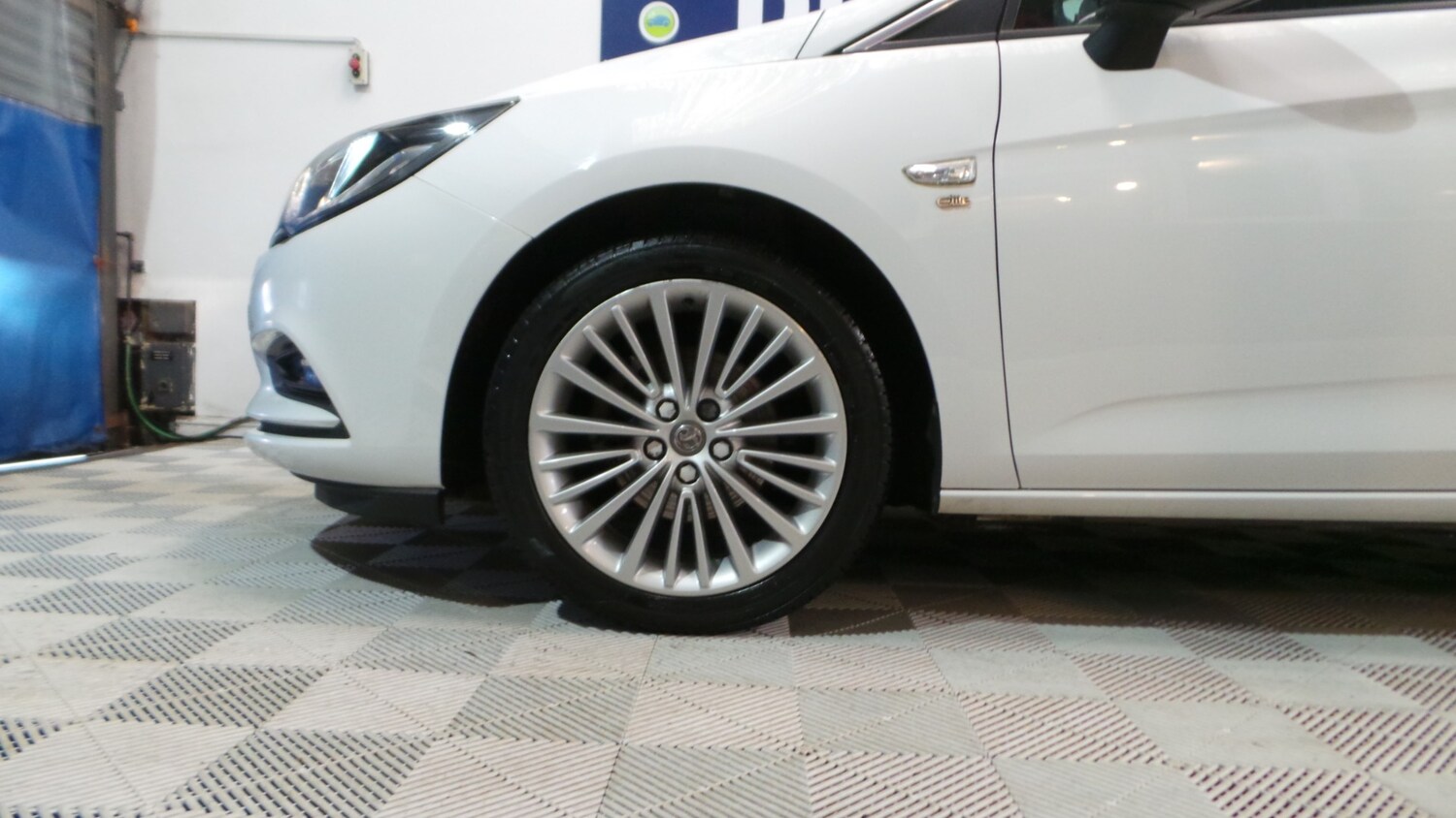 Used Vauxhall Astra 2017 for sale - 76329752: Photo 5