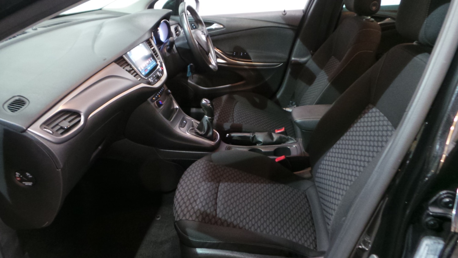 Used Vauxhall Astra 2018 for sale - 76980786: Photo 18