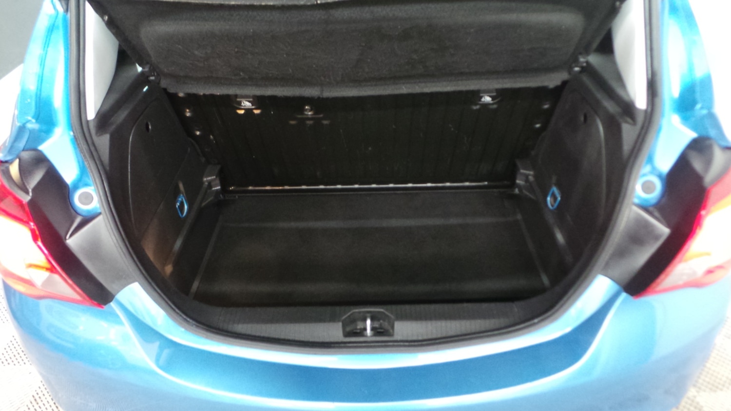 Used Vauxhall Corsa 2017 for sale - 77025706: Photo 23