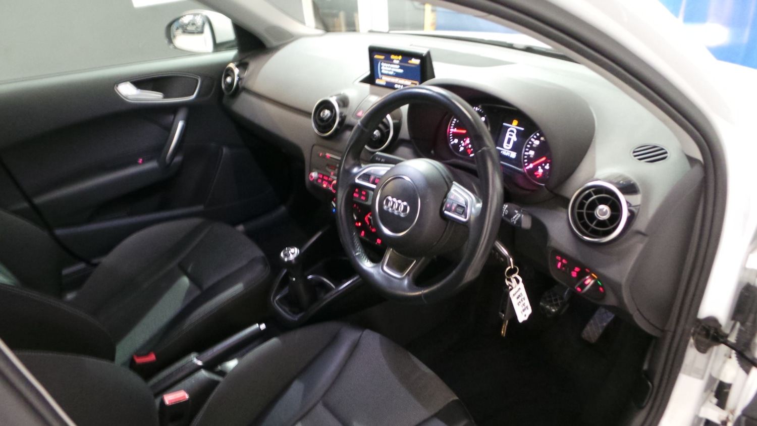 Used Audi A1 2017 for sale - 76615873: Photo 3