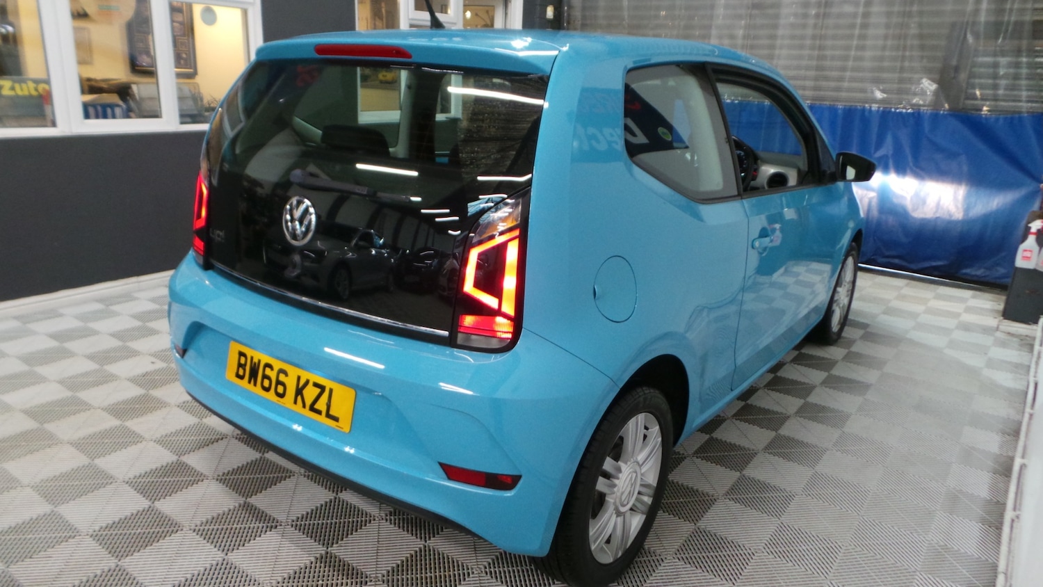 Used Volkswagen up! 2016 for sale - 76533658: Photo 27