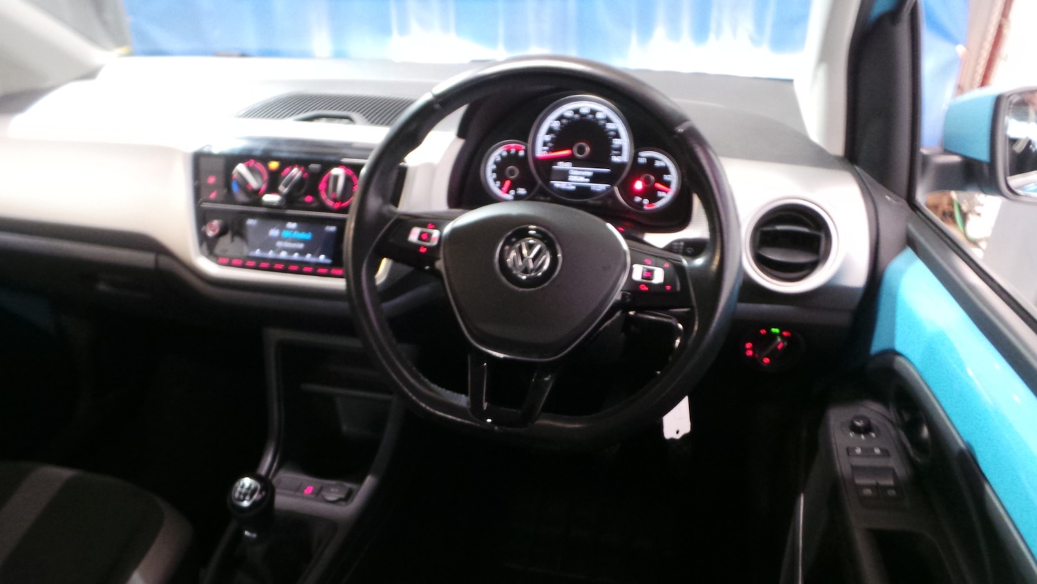 Used Volkswagen up! 2016 for sale - 76533658: Photo 3