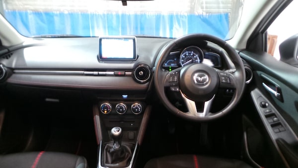 Used Mazda Mazda2 2015 for sale - 76263115: Photo 3