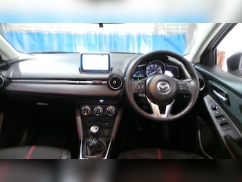 Used Mazda Mazda2 2015 for sale - 76263115: Photo 3