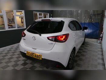 Used Mazda Mazda2 2015 for sale - 76263115: Photo 4