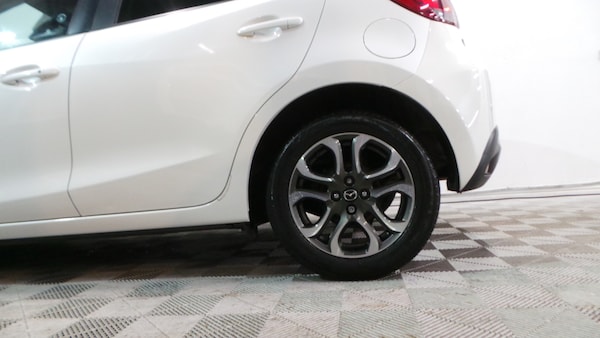 Used Mazda Mazda2 2015 for sale - 76263115: Photo 6