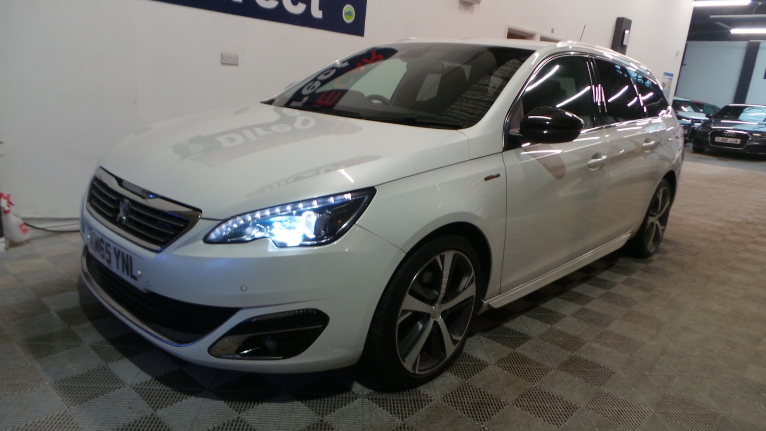 Used Peugeot 308 2015 for sale - 77034004: Photo 15