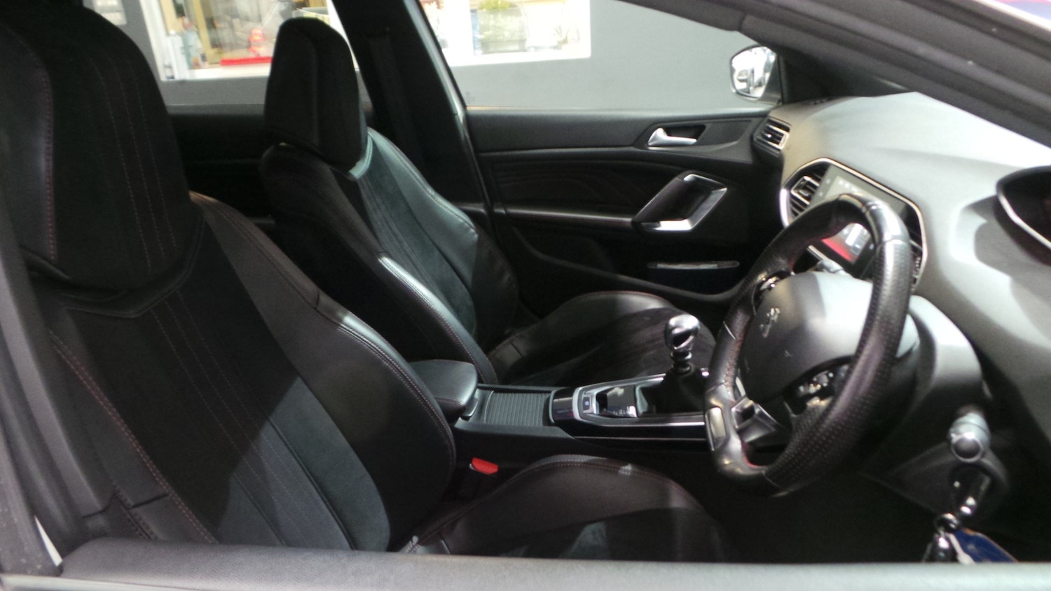 Used Peugeot 308 2015 for sale - 77034004: Photo 25