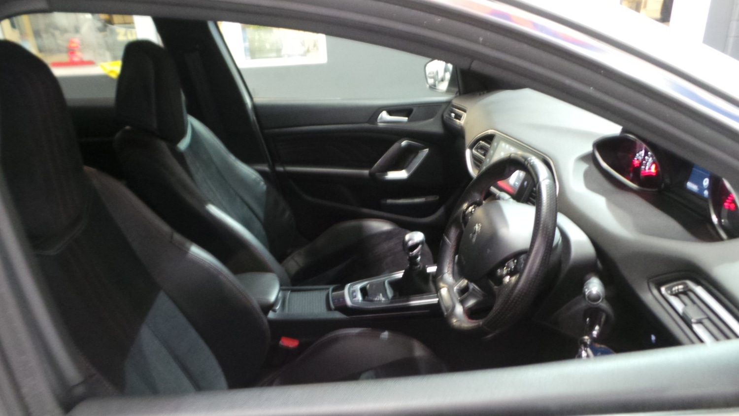 Used Peugeot 308 2015 for sale - 77034004: Photo 27