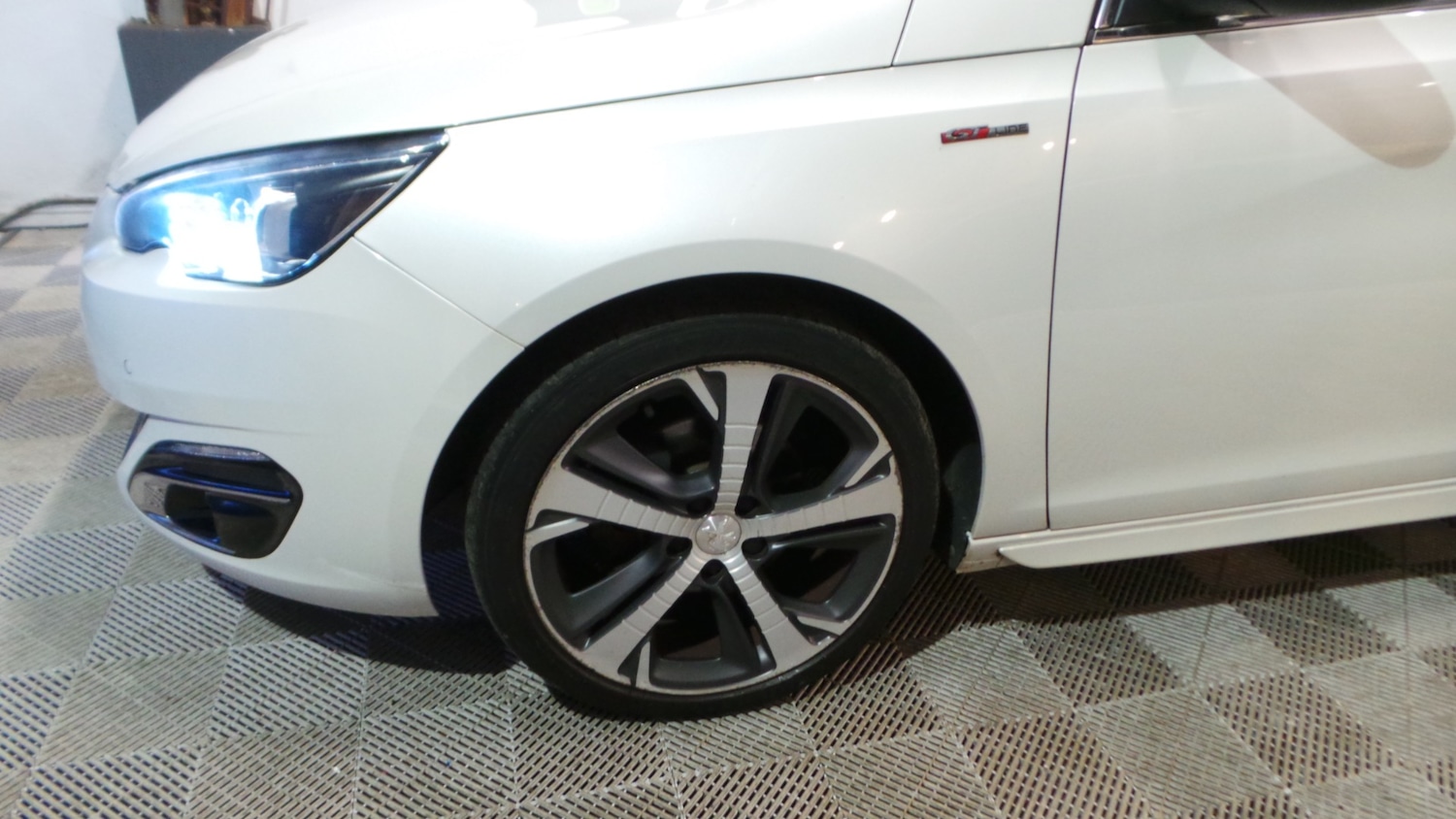 Used Peugeot 308 2015 for sale - 77034004: Photo 4