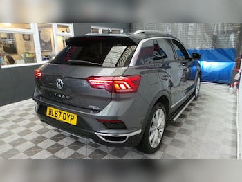 Used Volkswagen T-Roc 2018 for sale - 76243359: Photo 4
