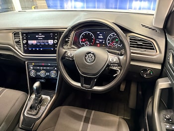 Used Volkswagen T-Roc 2018 for sale - 79196217: Photo