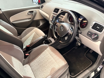 Used Volkswagen Polo 2017 for sale - 78392870: Photo