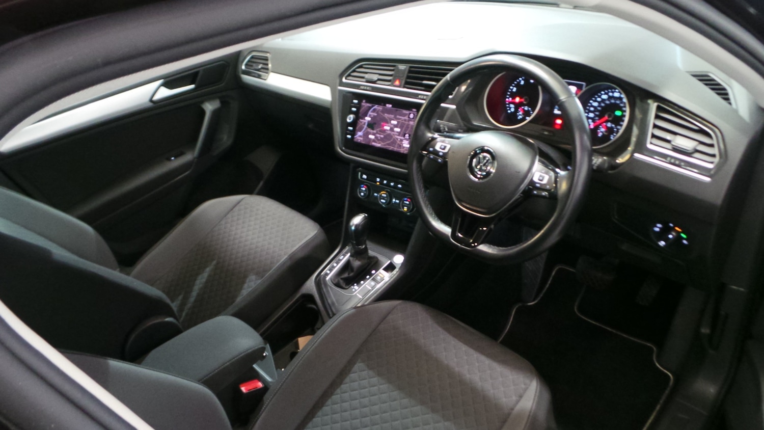 Used Volkswagen Tiguan 2019 for sale - 77297959: Photo 8