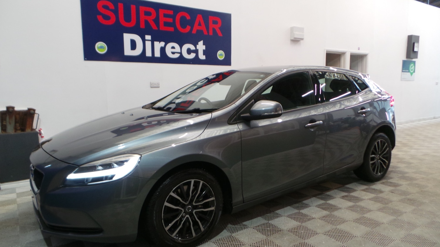 Used Volvo V40 2017 for sale - 76412435: Photo 1
