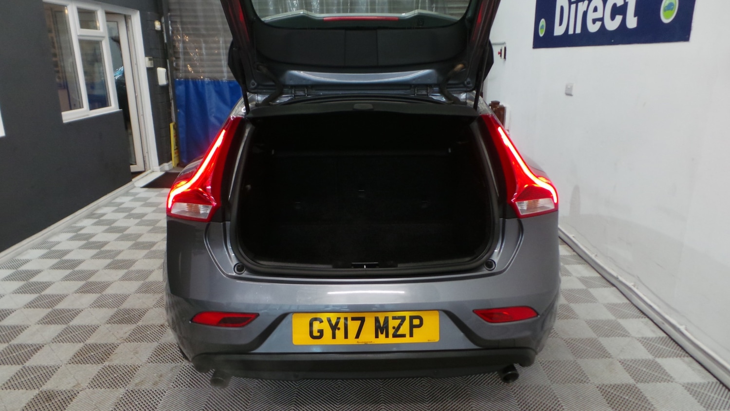 Used Volvo V40 2017 for sale - 76412435: Photo 10