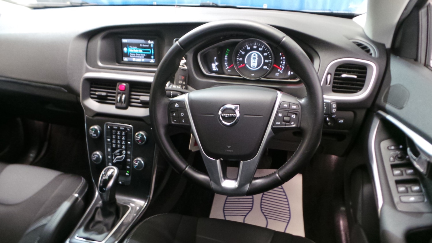 Used Volvo V40 2017 for sale - 76412435: Photo 26