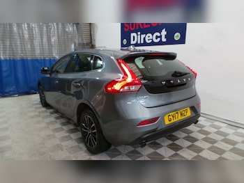 Used Volvo V40 2017 for sale - 76412435: Photo