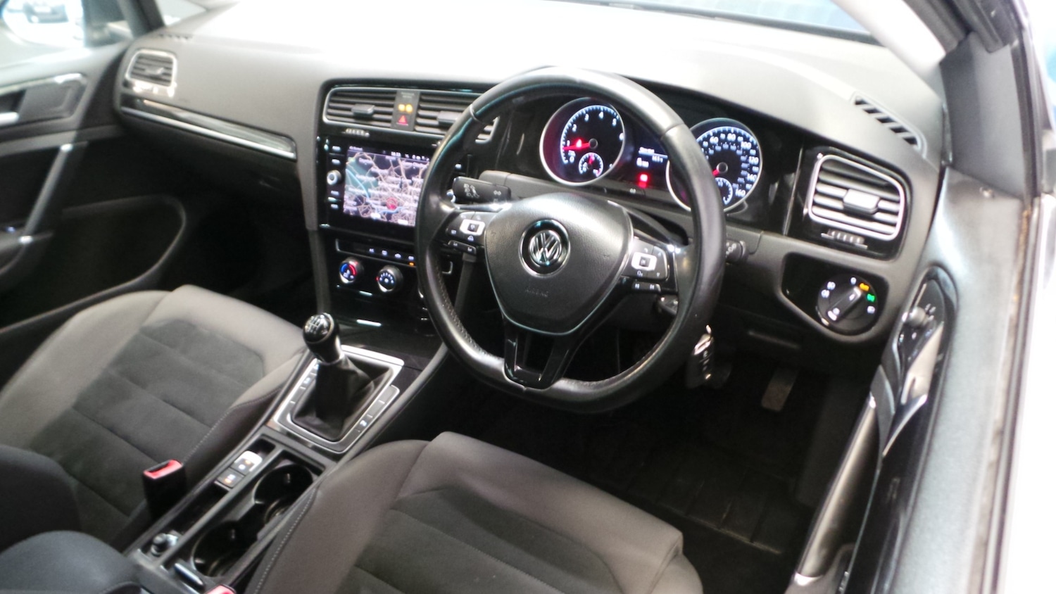Used Volkswagen Golf 2017 for sale - 76142405: Photo 23