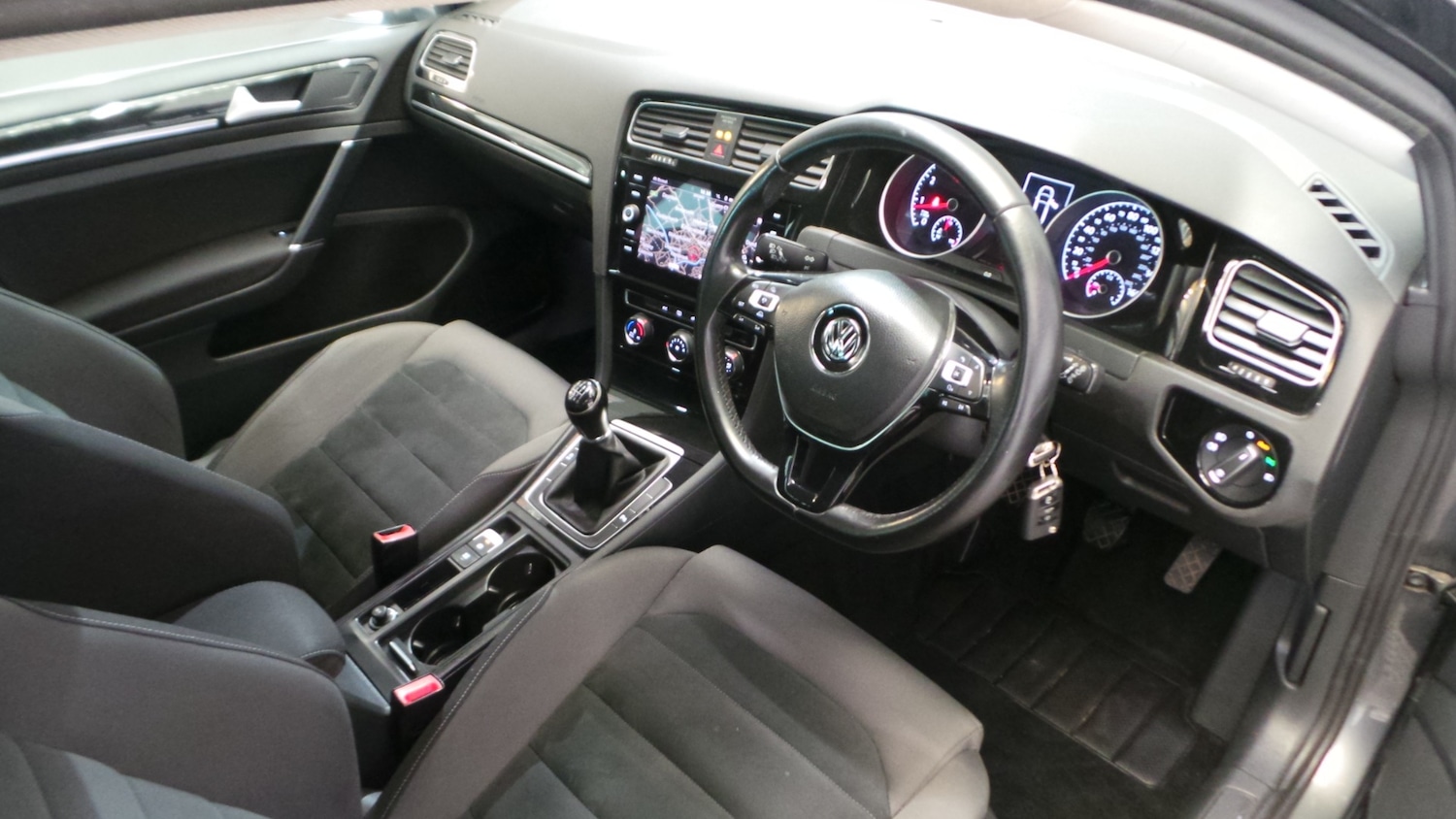 Used Volkswagen Golf 2017 for sale - 76142405: Photo 25