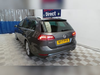 Used Volkswagen Golf 2017 for sale - 76142405: Photo 2