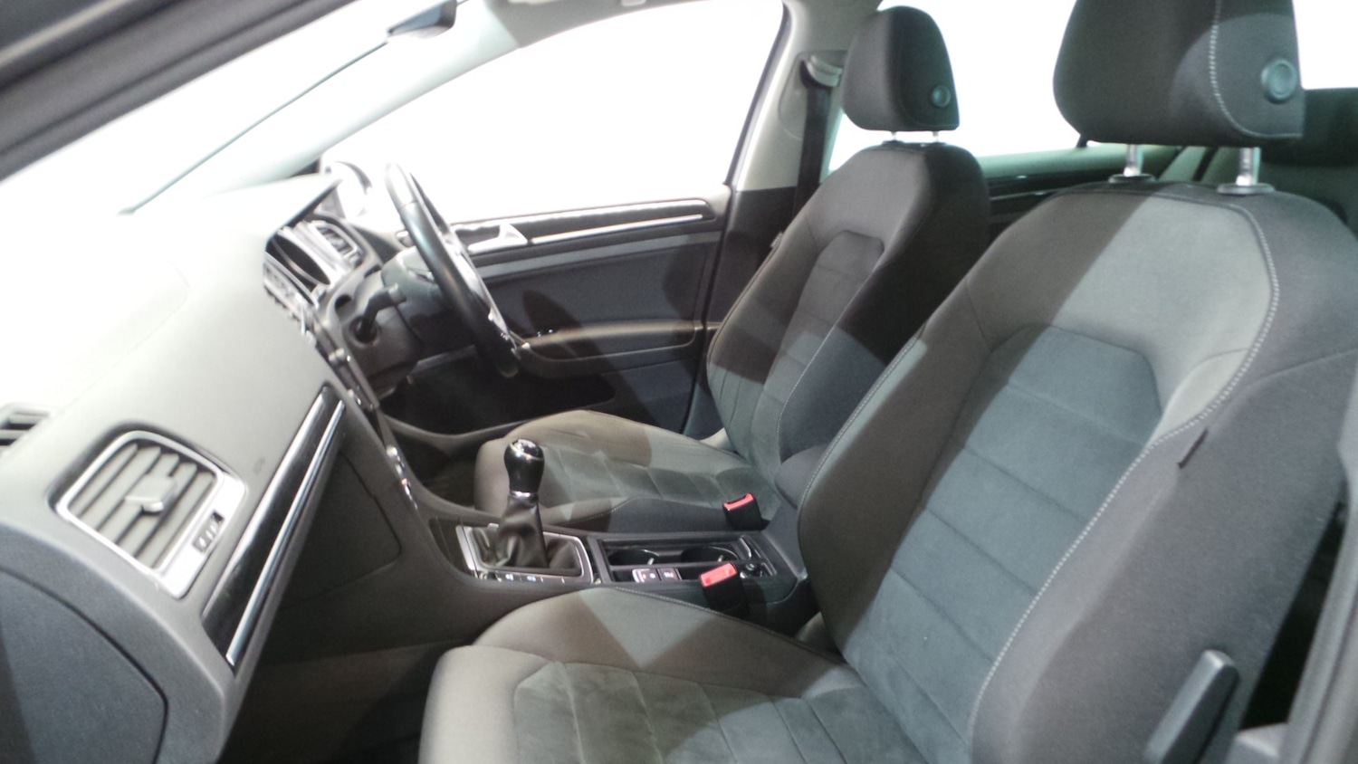 Used Volkswagen Golf 2017 for sale - 76142405: Photo 34