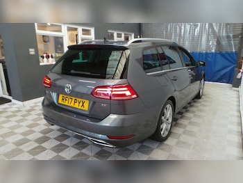 Used Volkswagen Golf 2017 for sale - 76142405: Photo 4