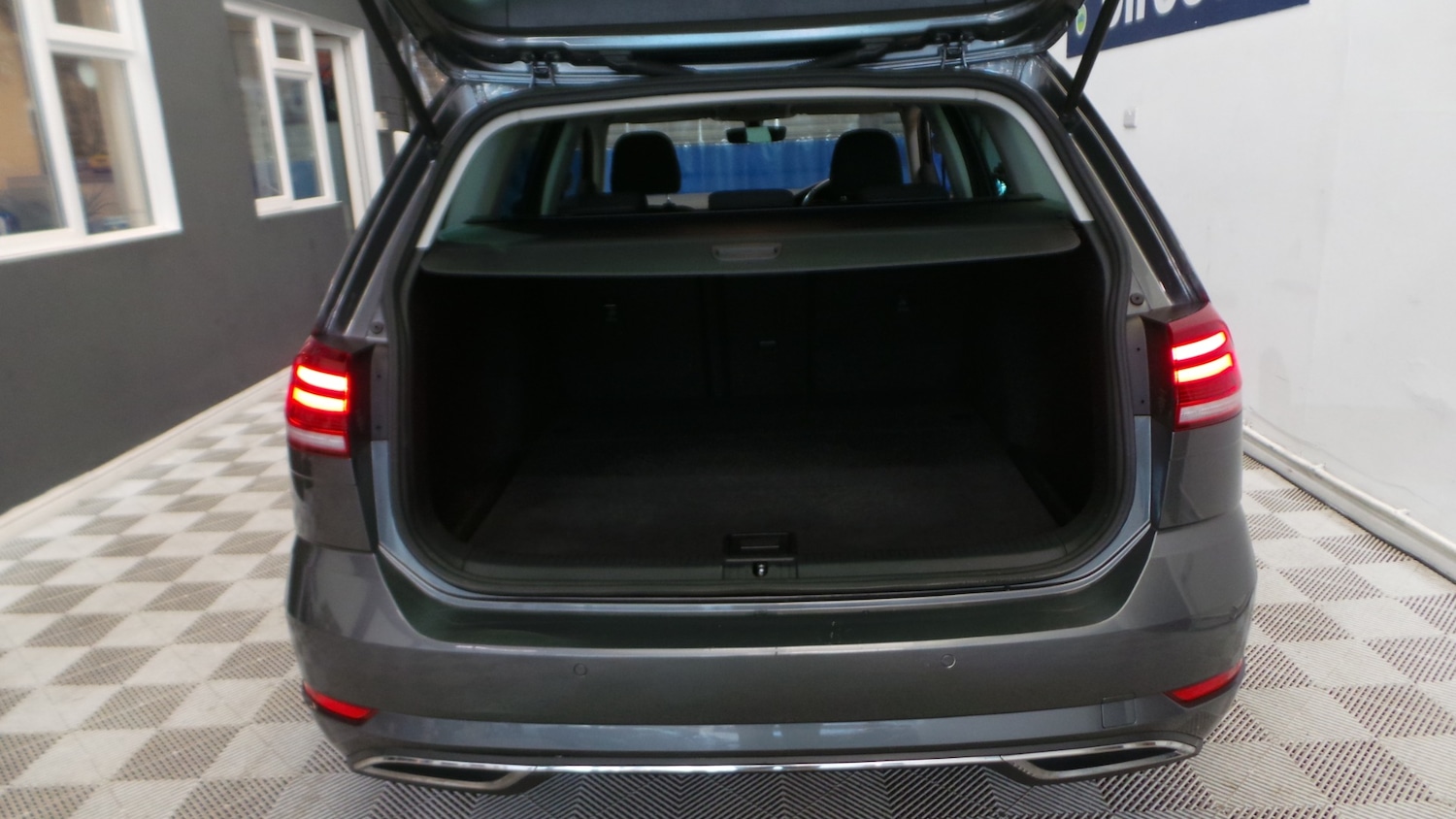 Used Volkswagen Golf 2017 for sale - 76142405: Photo 5