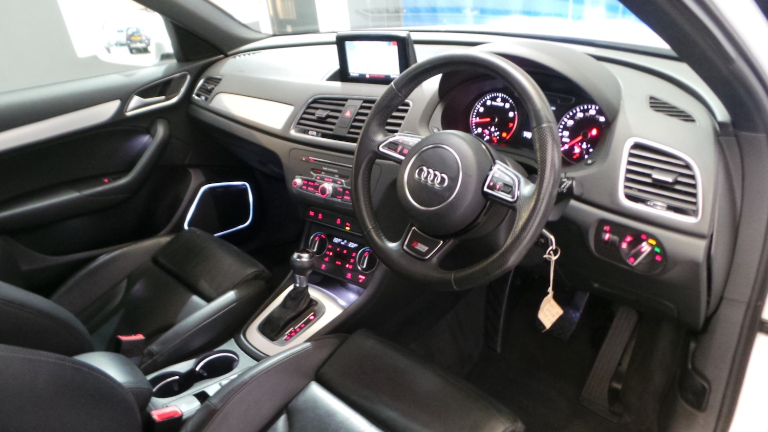 Used Audi Q3 2017 for sale - 76206249: Photo 3