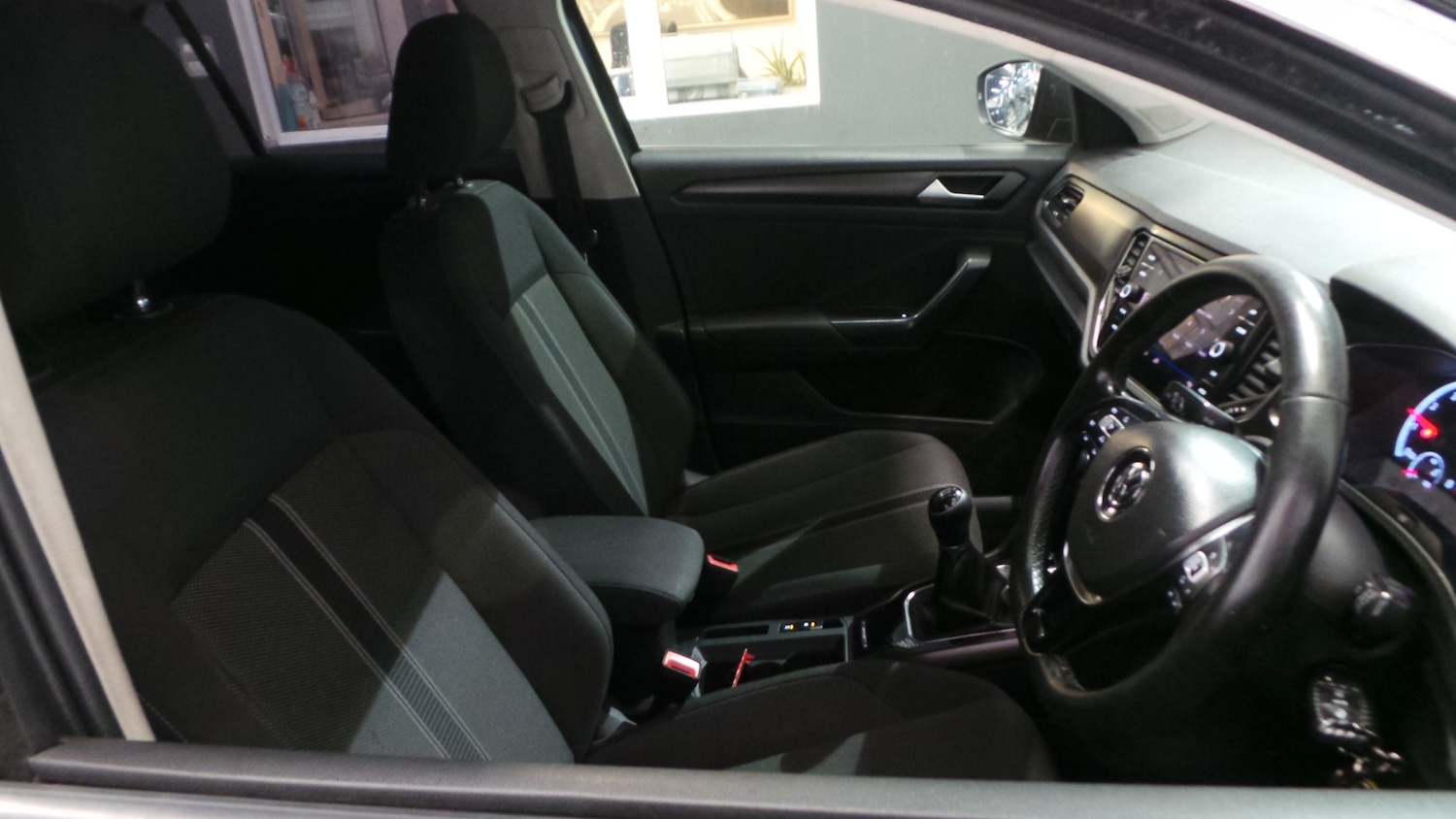 Used Volkswagen T-Roc 2018 for sale - 76222083: Photo 18