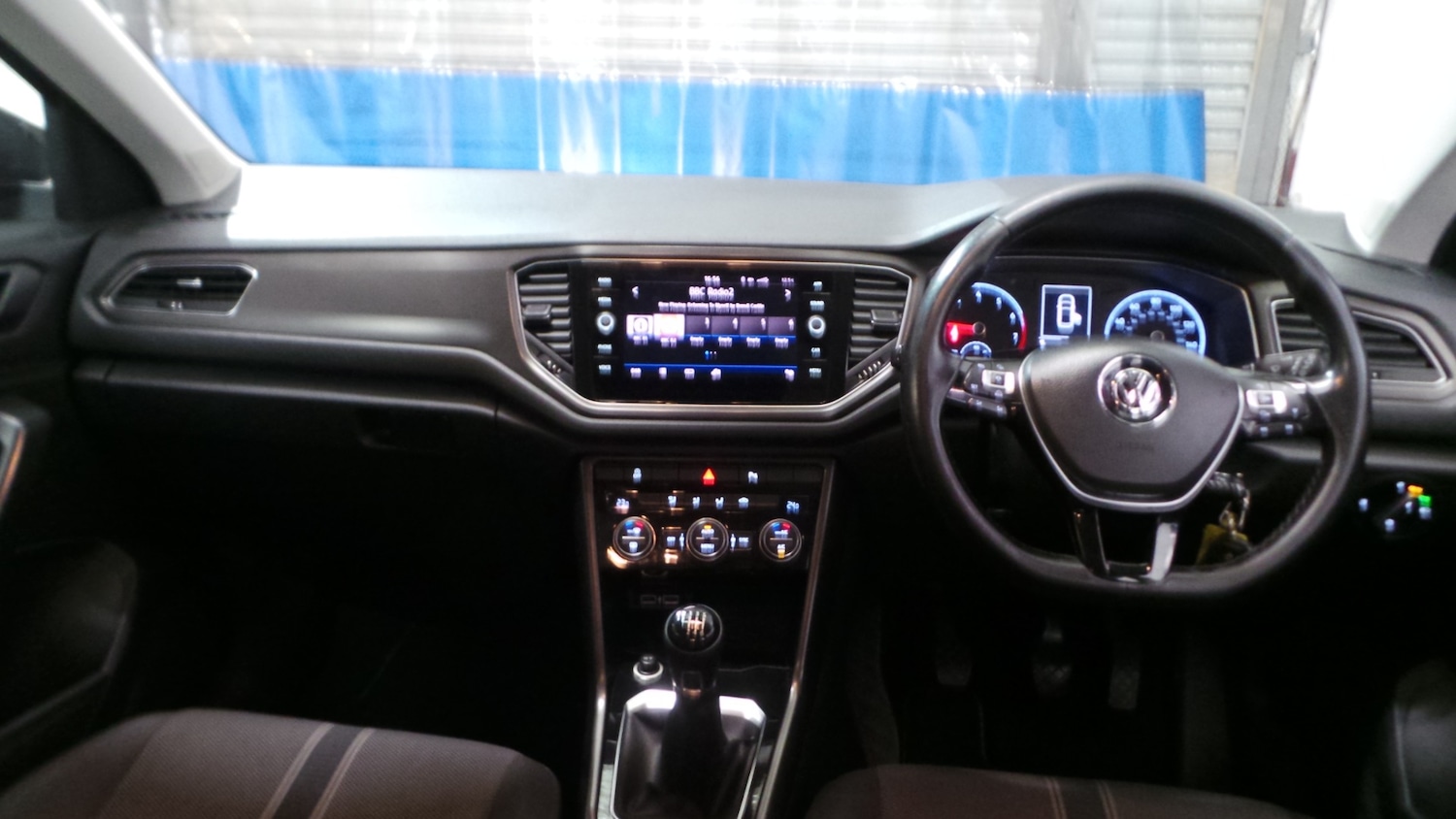 Used Volkswagen T-Roc 2018 for sale - 76222083: Photo 3