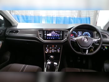 Used Volkswagen T-Roc 2018 for sale - 76222083: Photo 3