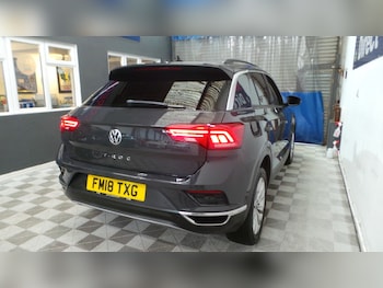 Used Volkswagen T-Roc 2018 for sale - 76222083: Photo 4