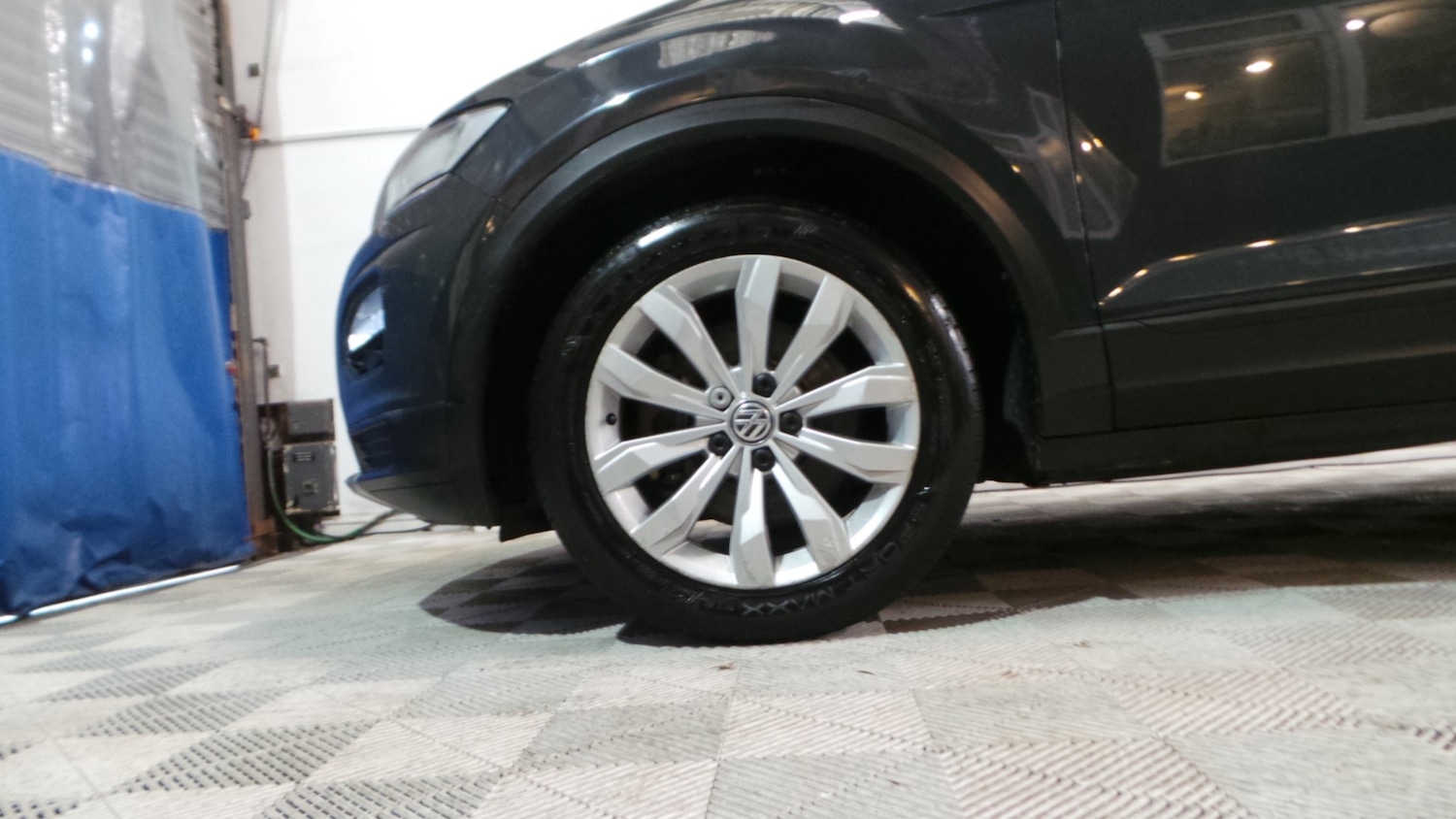 Used Volkswagen T-Roc 2018 for sale - 76222083: Photo 5