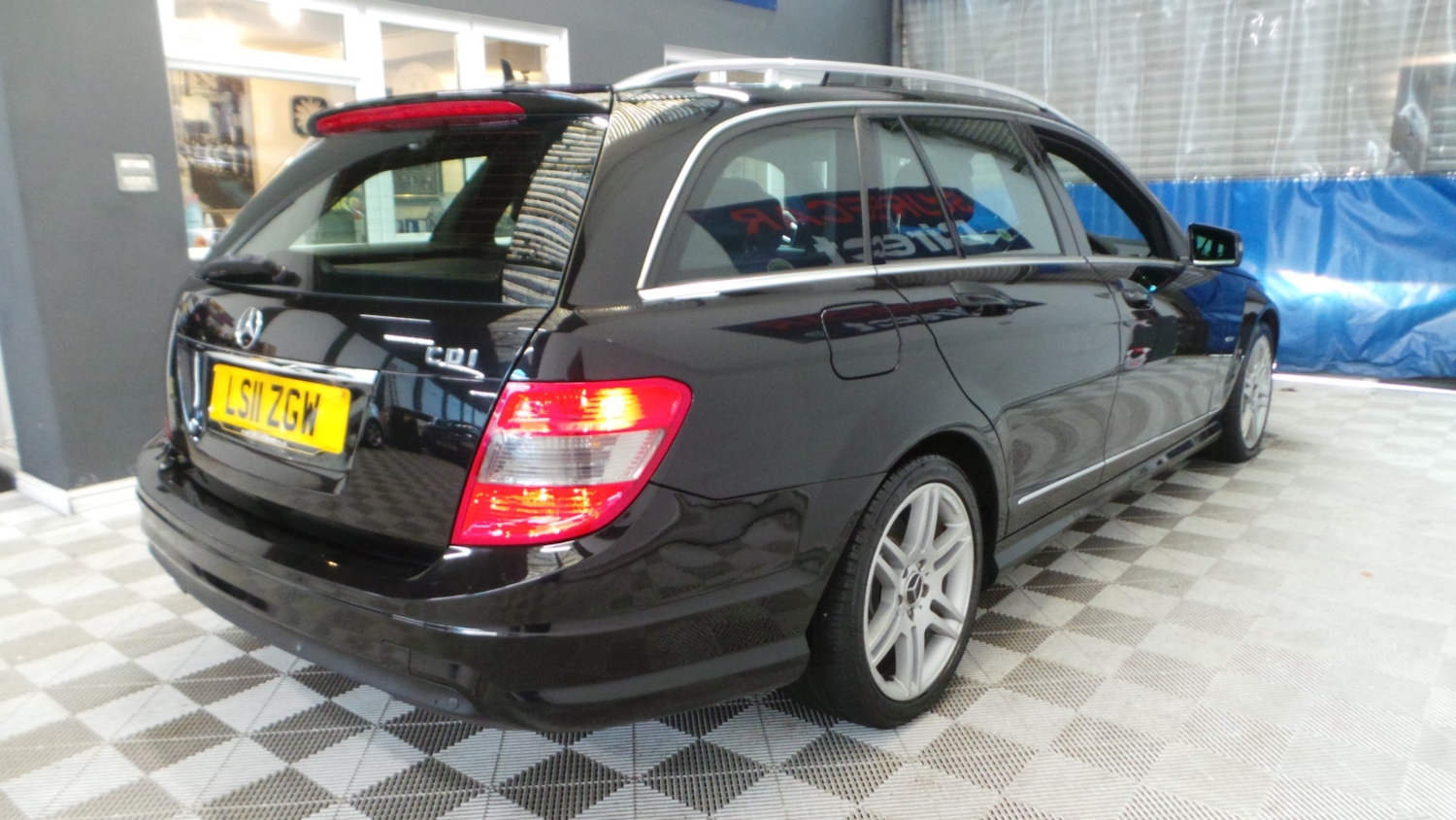 Used Mercedes-Benz C Class 2011 for sale - 76710436: Photo 11
