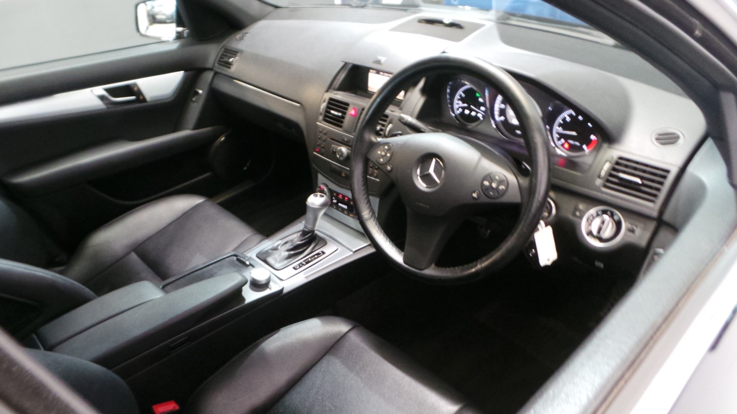 Used Mercedes-Benz C Class 2011 for sale - 76710436: Photo 28